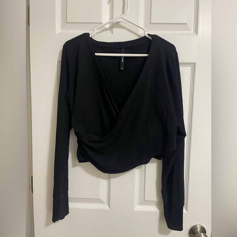Criss Cross Black Sweatshirt.
